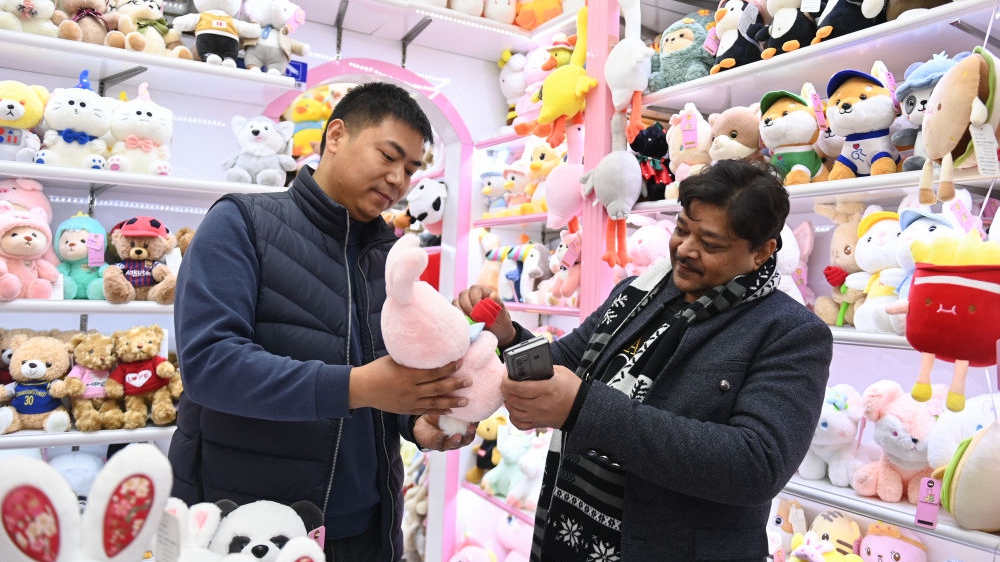 解码义乌：从&ldquo;鸡毛换糖&rdquo;到&ldquo;世界超市&rdquo;