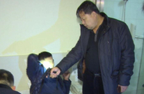 淄博警方荷枪实弹抓捕贩毒团伙画面曝光