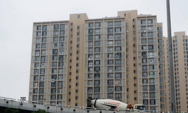 湖南长沙现&ldquo;吵&rdquo;字楼 住户彻夜难眠