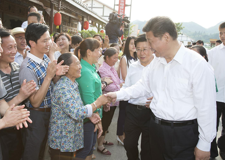 图集：习近平的&ldquo;乡亲情&rdquo;