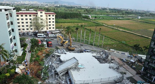 三亚依法拆除大型违建&ldquo;金阳光温泉花园&rdquo;
