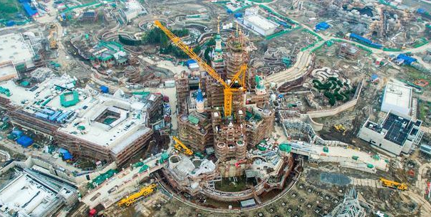 航拍上海迪士尼乐园 六大主题园区首揭秘