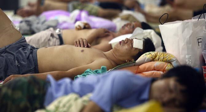 天津爆炸事故：校园&ldquo;撑起&rdquo;灾后温暖第一夜