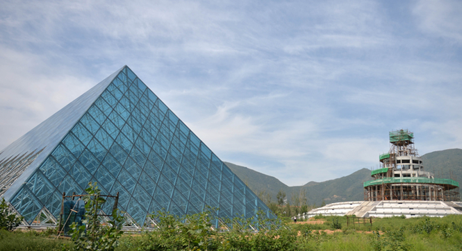 石家庄&ldquo;狮身人面像&rdquo;添新邻居 山寨天坛、卢浮宫亮相