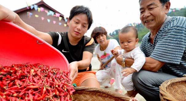 &ldquo;滴水穿石&rdquo;脱贫困 &ldquo;弱鸟先飞&rdquo;奔小康&mdash;&mdash;闽东脱贫调查