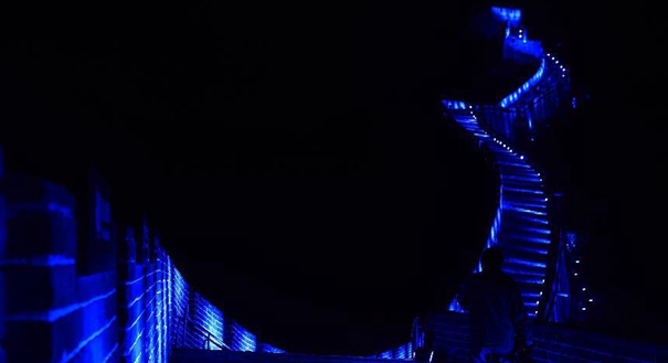 全球地标性建筑亮起蓝灯纪念联合国成立70周年