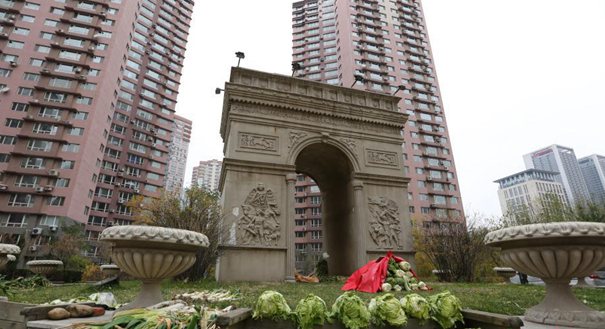 沈阳一小区山寨地标建筑云集