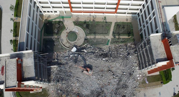 广西南宁一教学楼刚建好就被拆除引热议