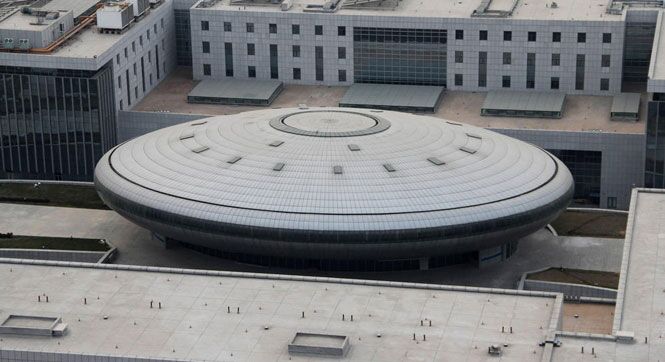 山东现飞碟造型建筑 俯瞰宛若UFO降临地球