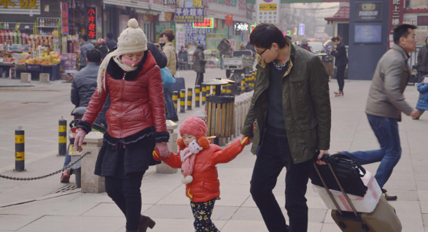 春节回家路：满载着爱 牵挂就是"行李"