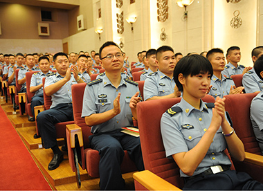 王锐同志先进事迹报告会现场