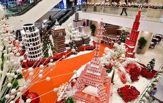 吉隆坡：饮料瓶砌成地标建筑