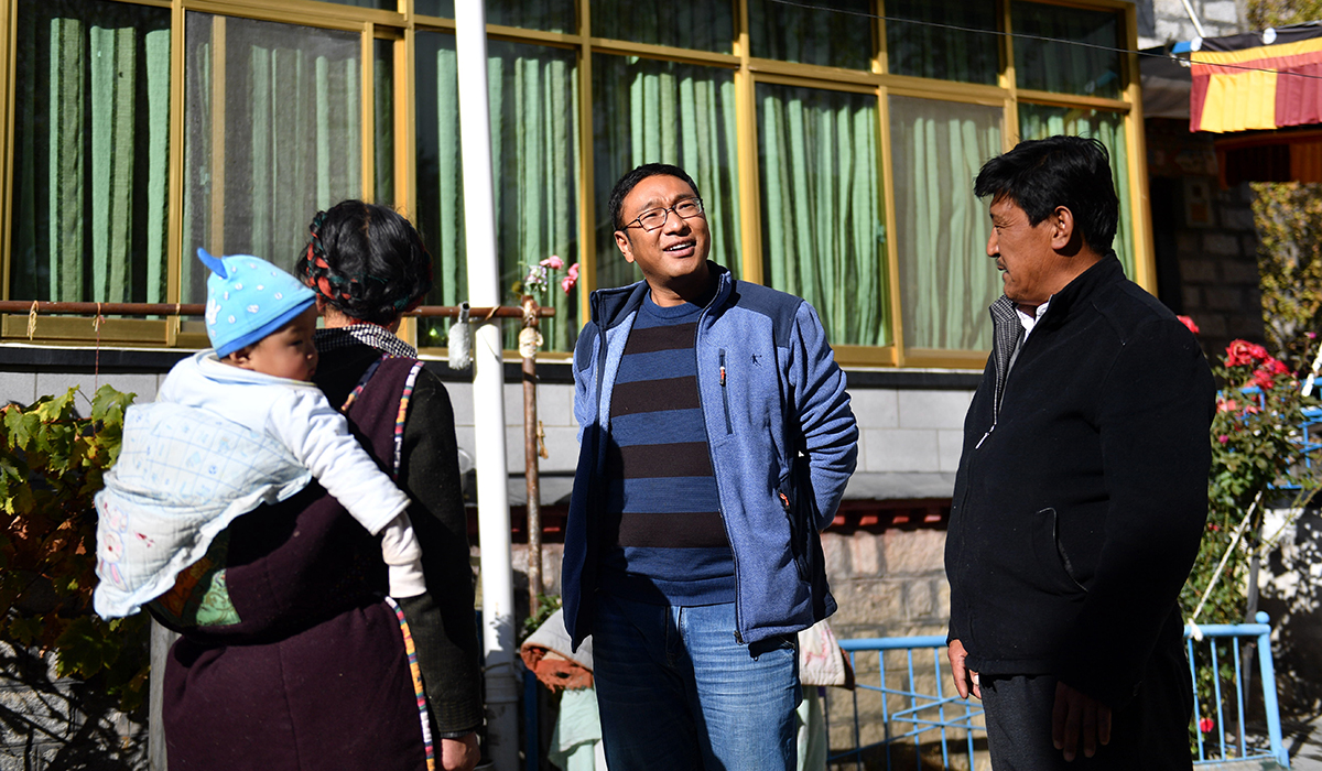 最美基层干部_新华网