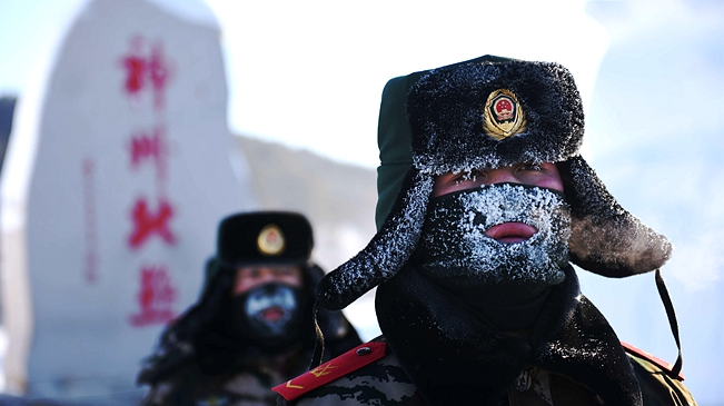 坚守在严冬——漠河边防官兵极寒天气徒步巡边