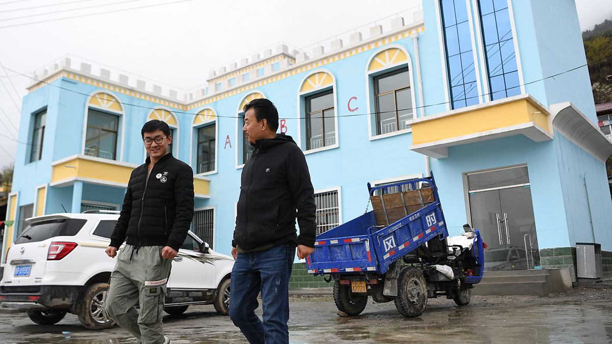 扶贫相册&mdash;&mdash;藏族村寨的脱贫&ldquo;贴心人&rdquo;
