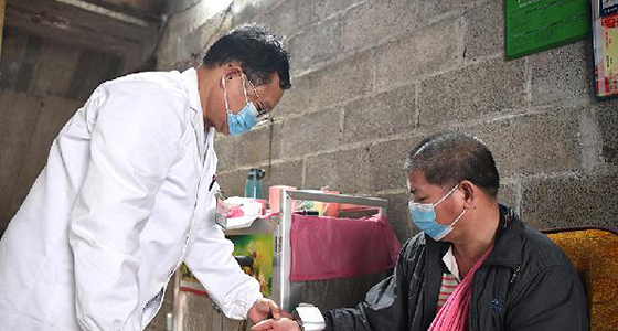 脱贫路上，您的健康我来守护