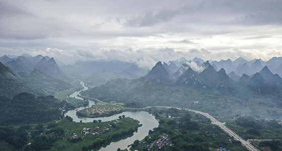 广西环江：毛南山乡换新颜
