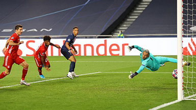 利物浦登顶英超，拜仁揽&ldquo;三冠王&rdquo;