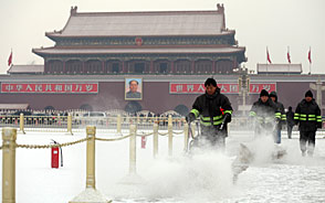 我国迎大范围降雪天气 多地发布道路结冰预警信号