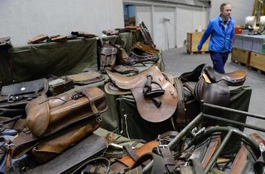 在军用物品特卖场里&ldquo;淘宝&rdquo;