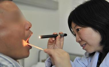 走近艾滋病房医生黄晓捷