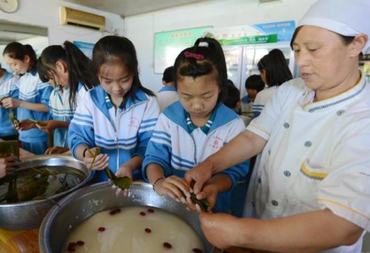 留守儿童过端午