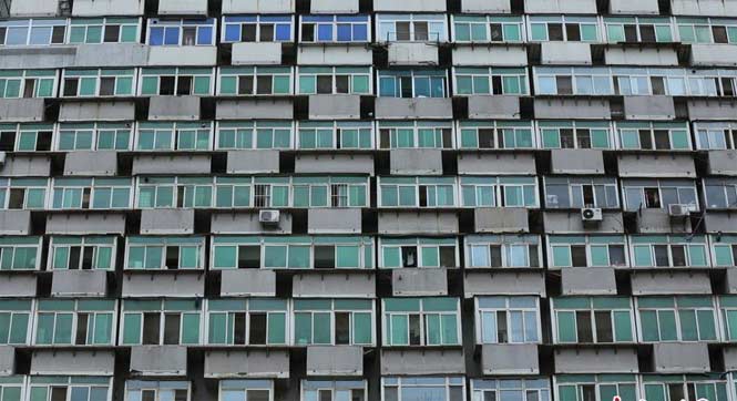 沈阳现&ldquo;阳台大楼&rdquo; 300扇窗户&ldquo;脸贴脸&rdquo;