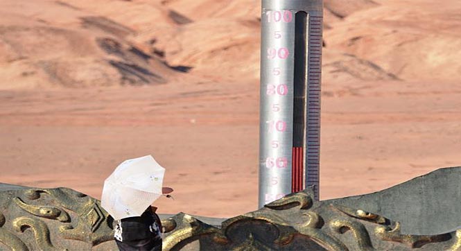 持续高温天气&ldquo;炙烤&rdquo;新疆大地