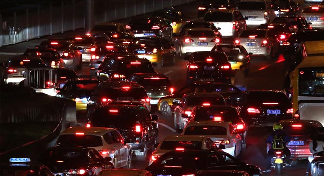 北京&ldquo;最堵九月&rdquo;迎&ldquo;最堵一周&rdquo; 路面拥堵场面壮观