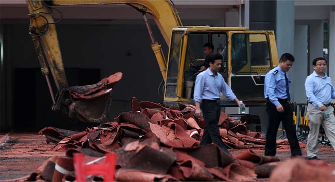 深圳美莲小学塑胶跑道铲除