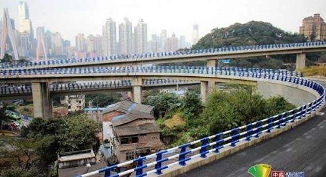 重庆立交桥现最牛&ldquo;圈中村&rdquo;