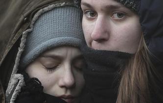 俄抓捕8名地铁爆炸案嫌疑人 民众举行大规模悼念活动