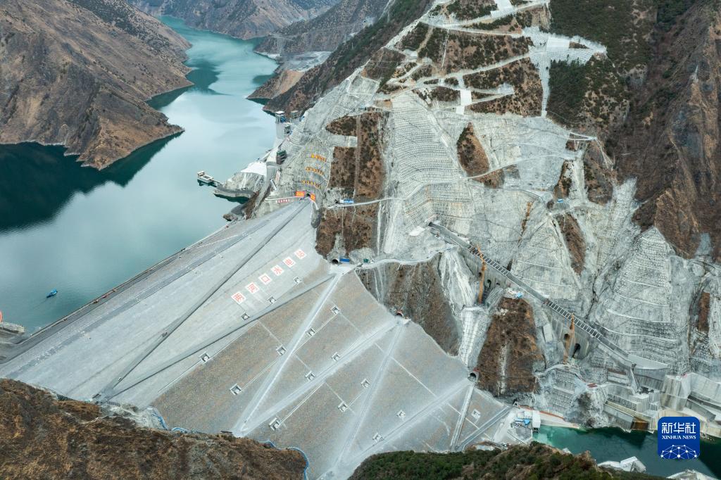 雅砻江两河口水电站全部机组投产发电