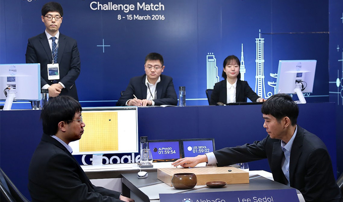 AlphaGo连胜世界冠军，AI真的能够取代人类了吗？