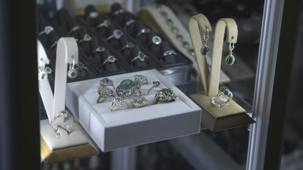 伟德bv1946官网-黄金珠宝品牌会聚海南