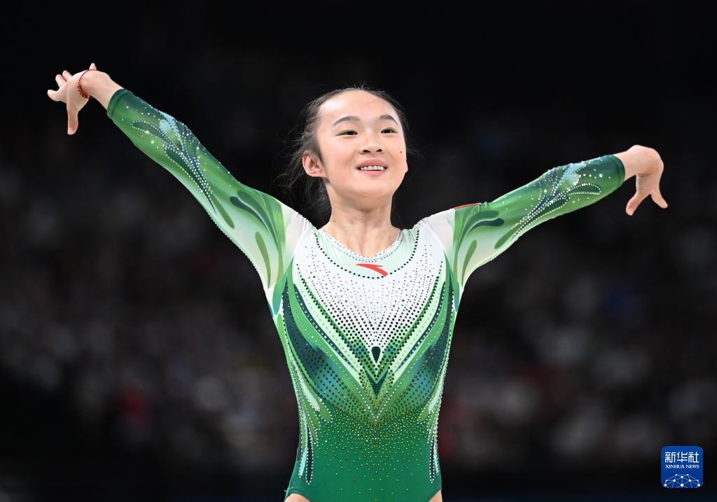 巴黎奥运会丨体操——女子平衡木：周雅琴获得银牌_2024巴黎奥运会_新华网