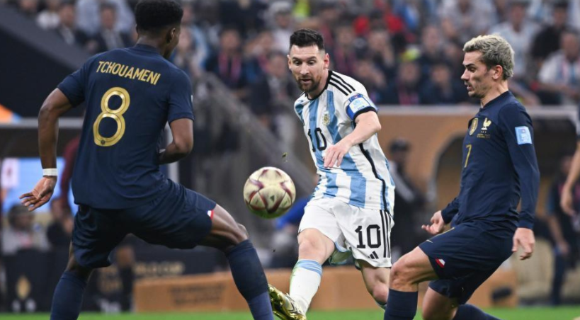 公兵视点:梅西“封王”,致敬马拉多纳的在天之灵