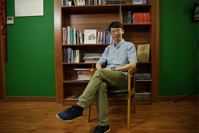 王原:揭秘真实的恐龙世界_新华访谈_新华网