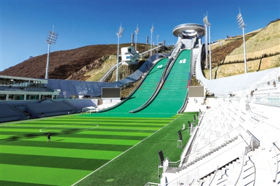图为国家跳台滑雪中心——雪如意