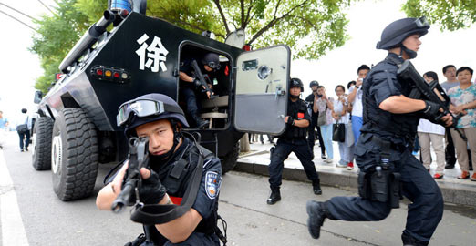 江苏警方组建ptu机动部队 遇暴恐分子作案可直接开枪击毙