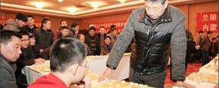 象棋名家柳大华助阵山东枣庄象棋公开赛