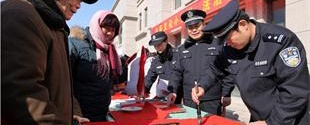 山东枣庄：&ldquo;法治春联&rdquo;进万家