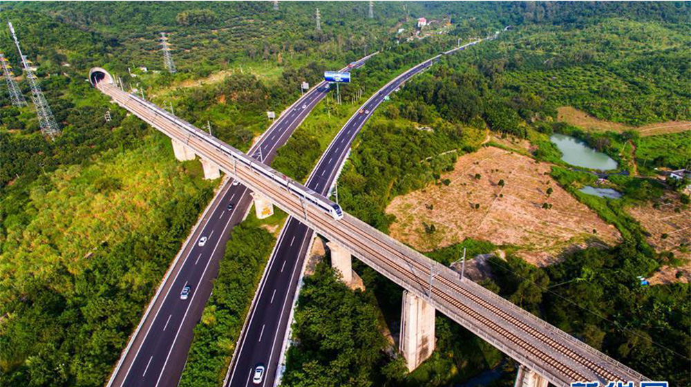 列车飞驰四十载&mdash;&mdash;改革开放中的中国铁路巨变