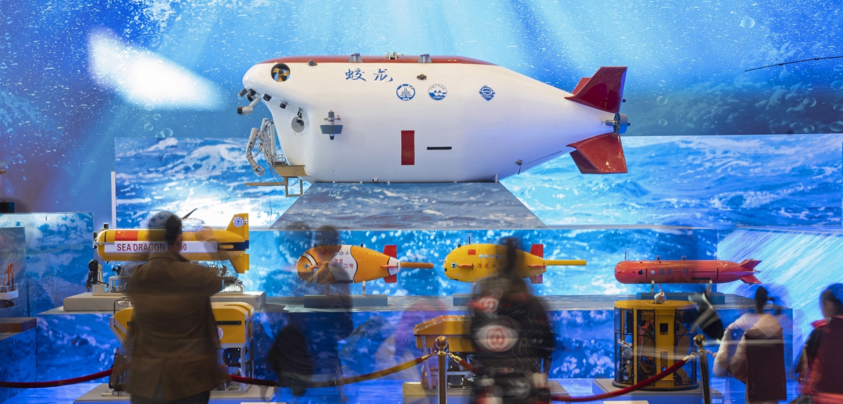 &ldquo;伟大的变革&mdash;&mdash;庆祝改革开放40周年大型展览&rdquo;观者如云