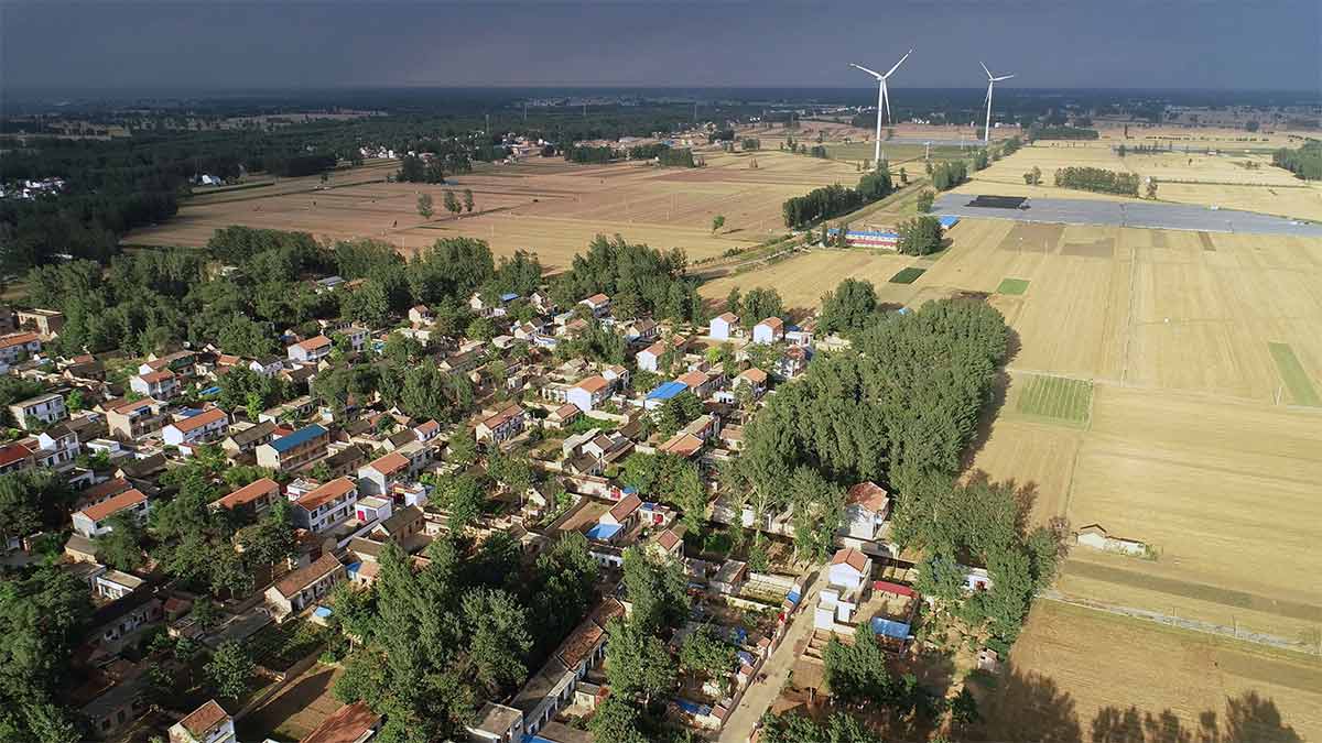 河南兰考：&ldquo;精神高地&rdquo;摘穷帽奔小康