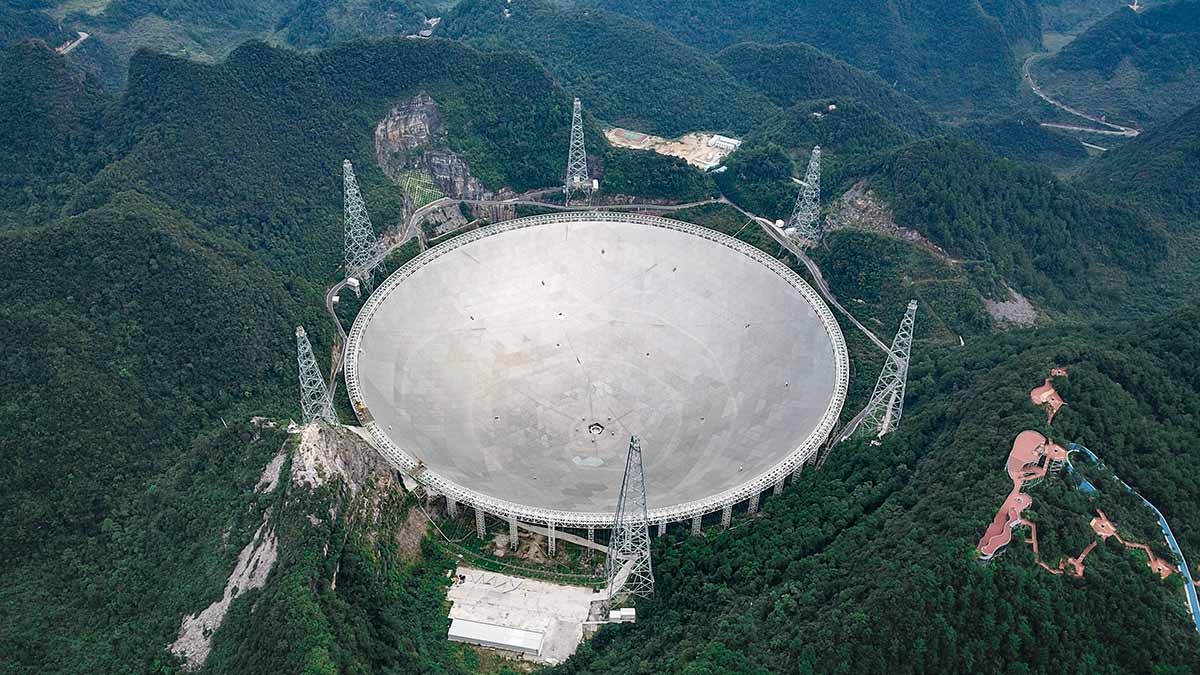 举旗定向 康庄大道&mdash;&mdash;从改革开放40年看中国自信