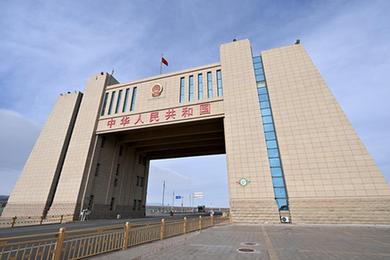 新华全媒 ·四季看新疆之走进口岸看新疆丨新疆阿拉山口口岸见闻