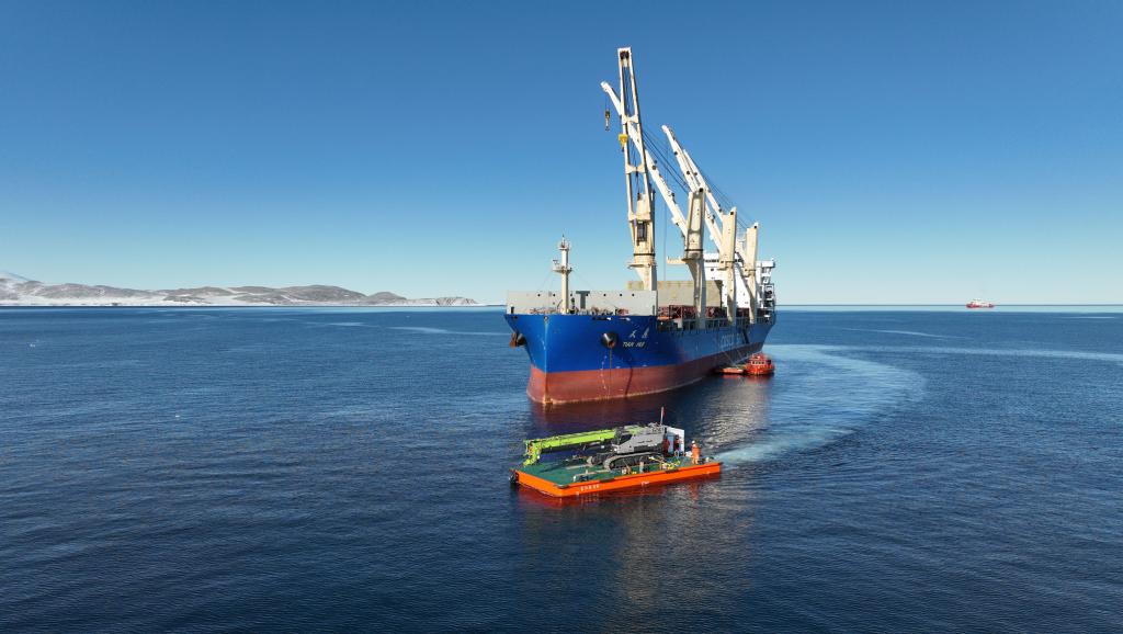 第40次南极考察丨&ldquo;雪龙2&rdquo;号和&ldquo;天惠&rdquo;轮卸货忙