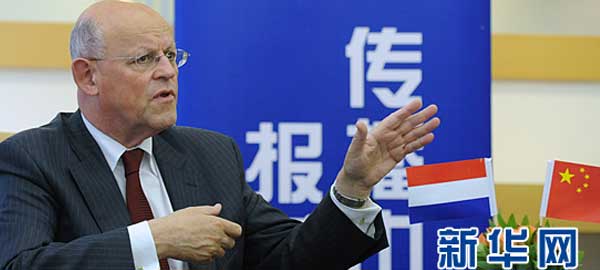 荷兰外交大臣罗森塔尔谈中荷关系