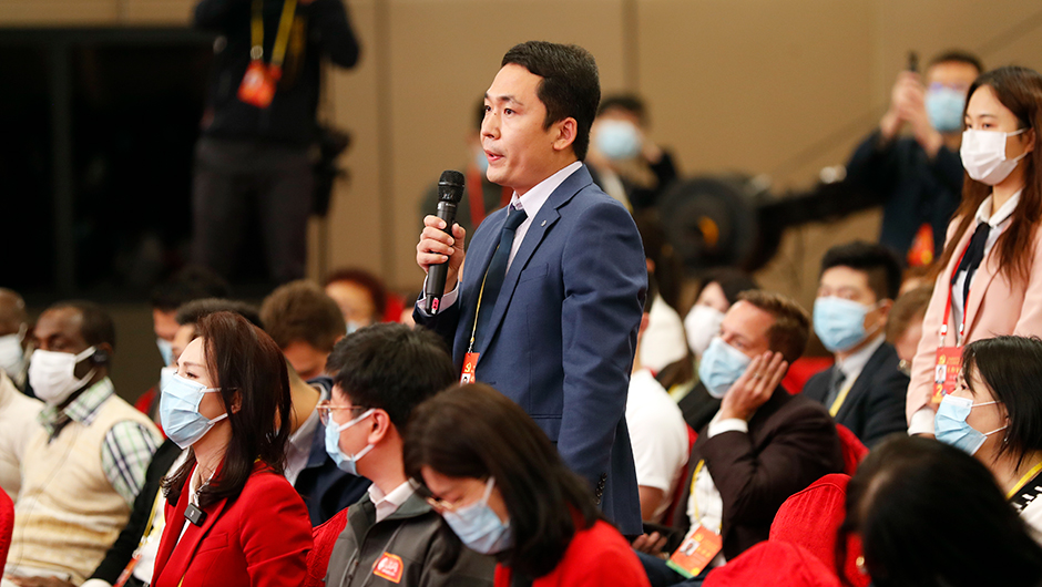 中新社,中新网记者提问